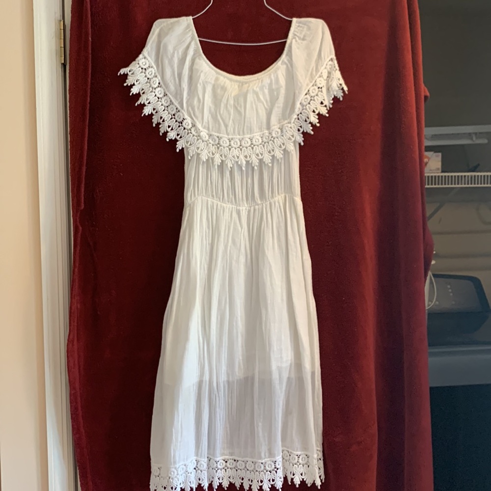 NEW -- White Sundress with Lovely Lace Accents -- Small